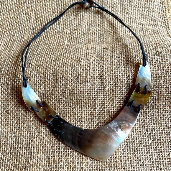 Seashell Necklace with Rope and wood - Picture 1 of 3